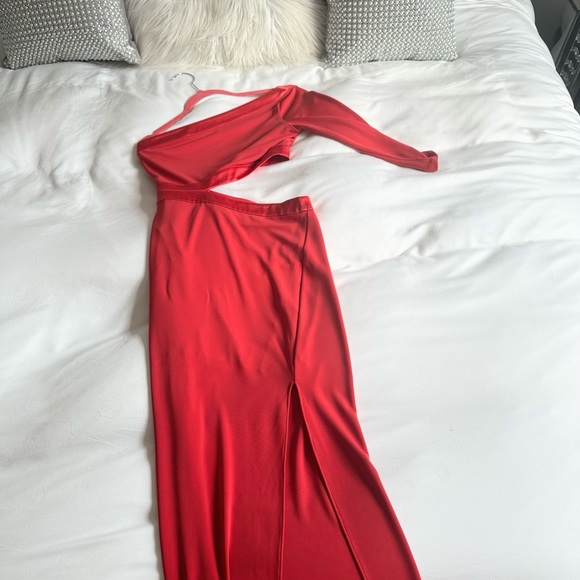 Alice+Olivia -Michele High Cut out Dress in Bright Poppy - Picture 5 of 9